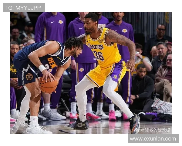 湖人对掘金第二场激战回顾球员表现与战术分析全景展现