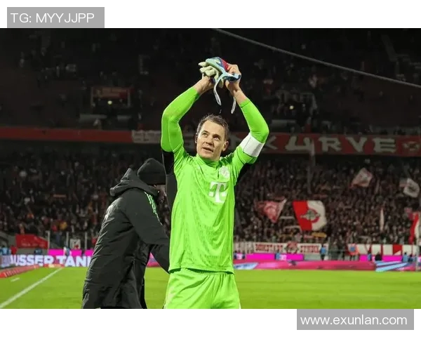 诺伊尔重伤缺席整个赛季拜仁急寻德赫亚顶替救火